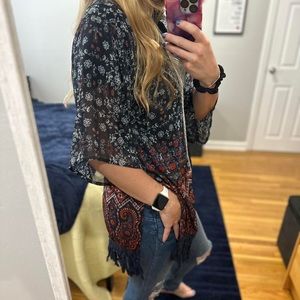 S - Xhilaration navy floral kimono with tassel fringes

Pictured: 5’3” & 130 lbs